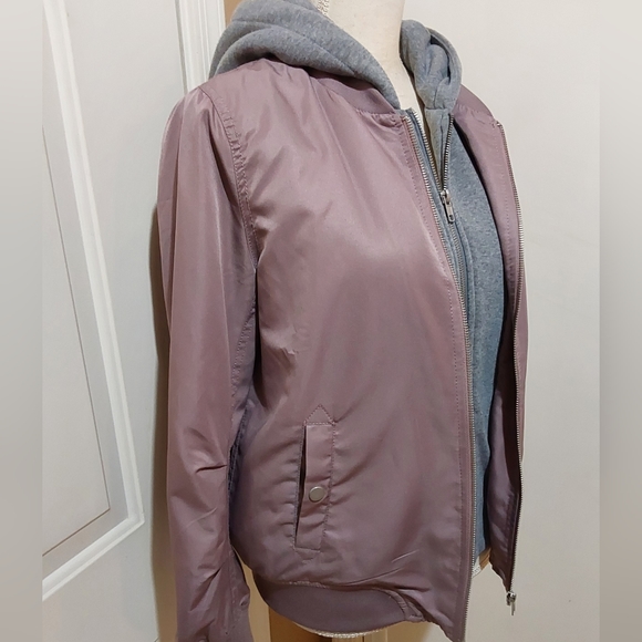 🌺 NEW Forever 21 Bomber Jacket/Hoodie w/Tech Pocket - Picture 2 of 12